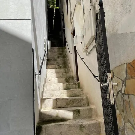 Precioso En El Puerto De * אלנצ'ובה