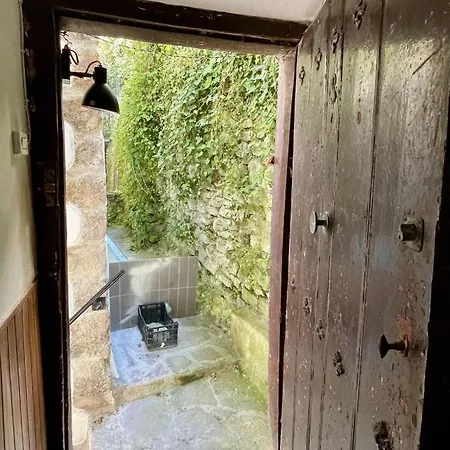 Precioso En El Puerto De אלנצ'ובה